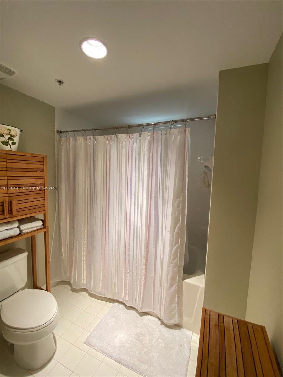 DOWNTOWN DADELAND CONDO N - Residential Lease