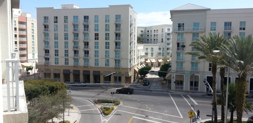Come live in this beautiful building with many amenities and proximity to Dadeland Mall, Metrorail, South Miami, great dining and entertainment.  Requires credit score of 650 or higher, 3 months of paystubs or bank statements.