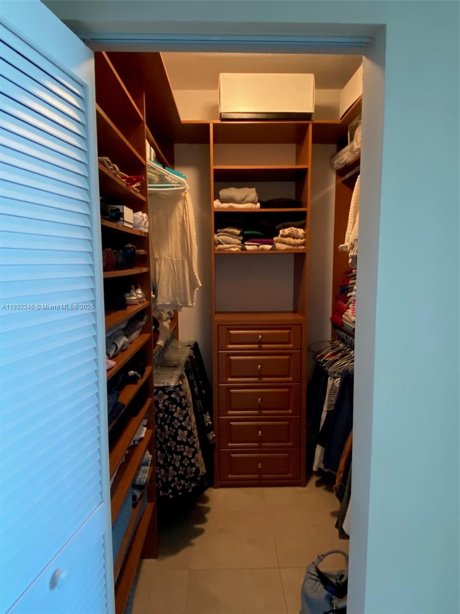 DOWNTOWN DADELAND CONDO N - Residential Lease