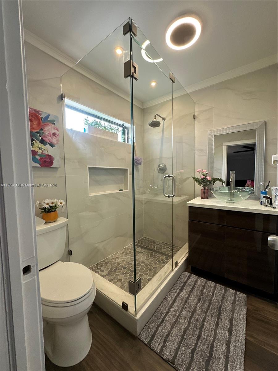 VILLAGE AT BLUE LAKE COND - Residential