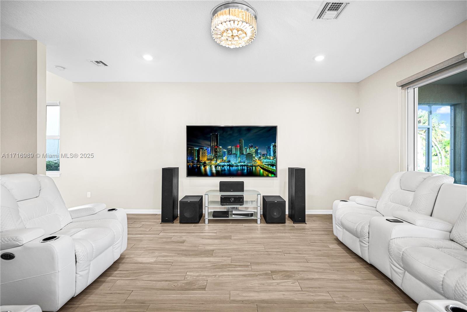 PARKVIEW AT HILLCRES - Residential