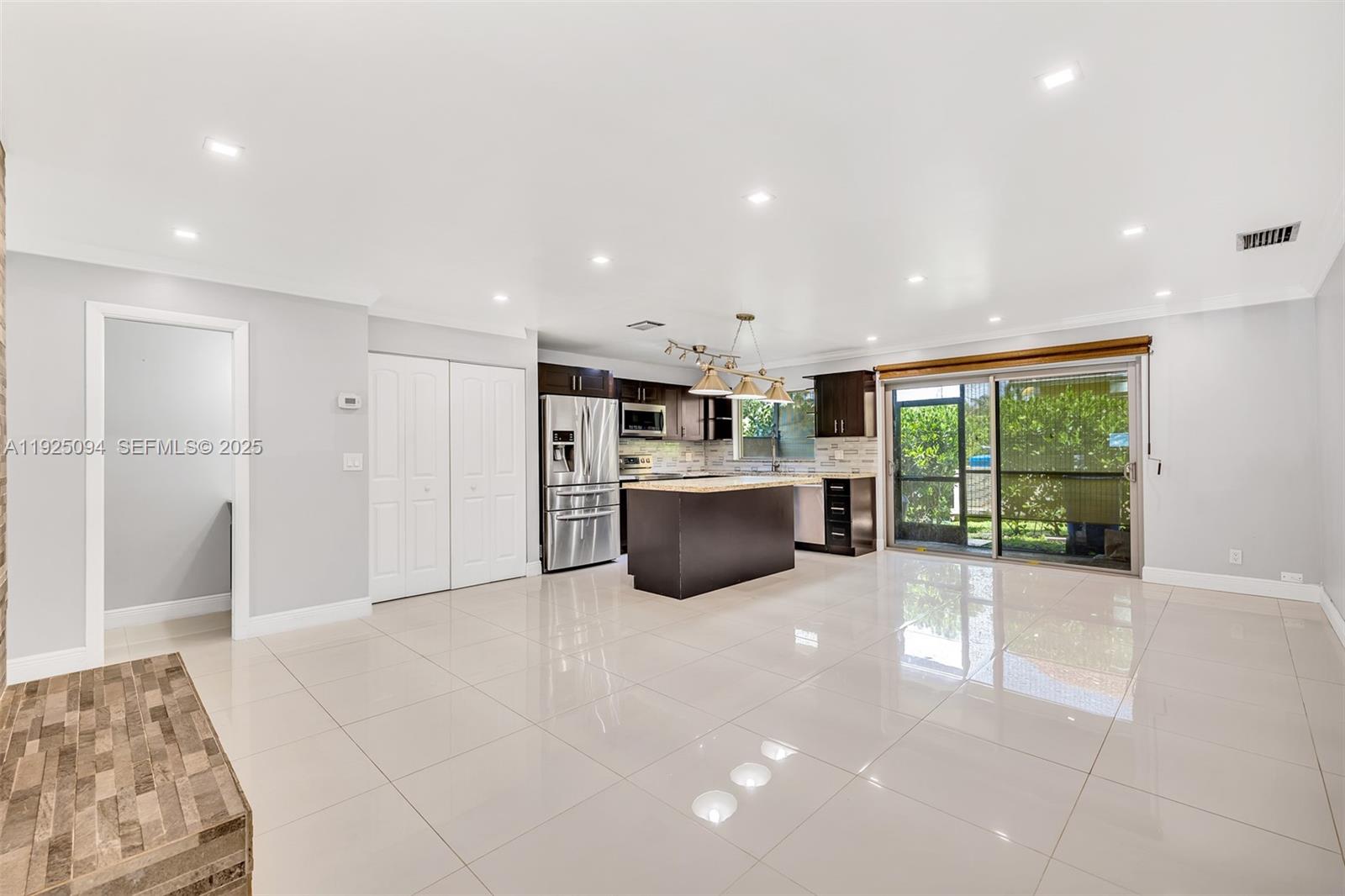 DEER RUN SPRINGS III COND - Residential Lease