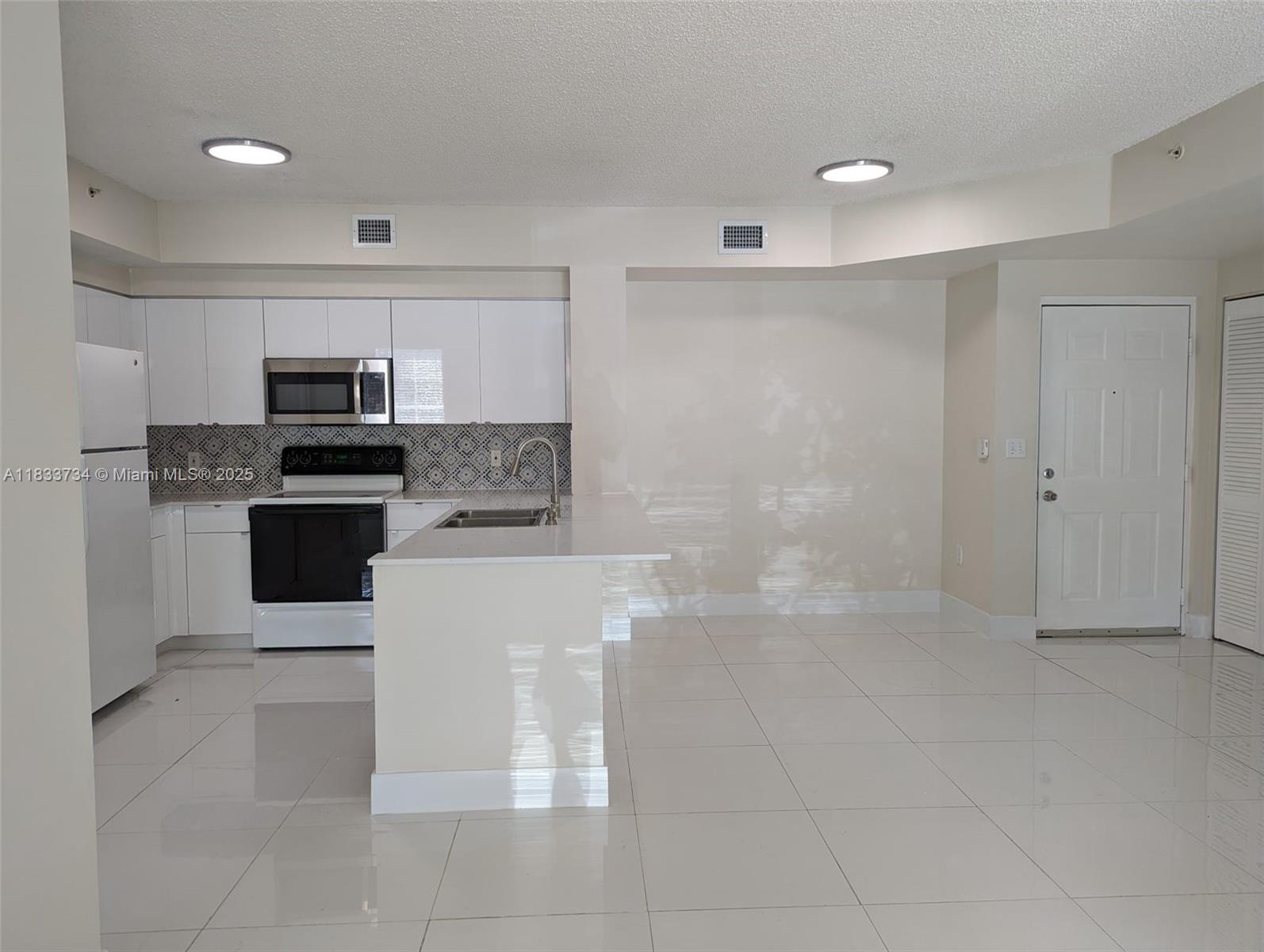 8010 N Nob Hill Rd 103