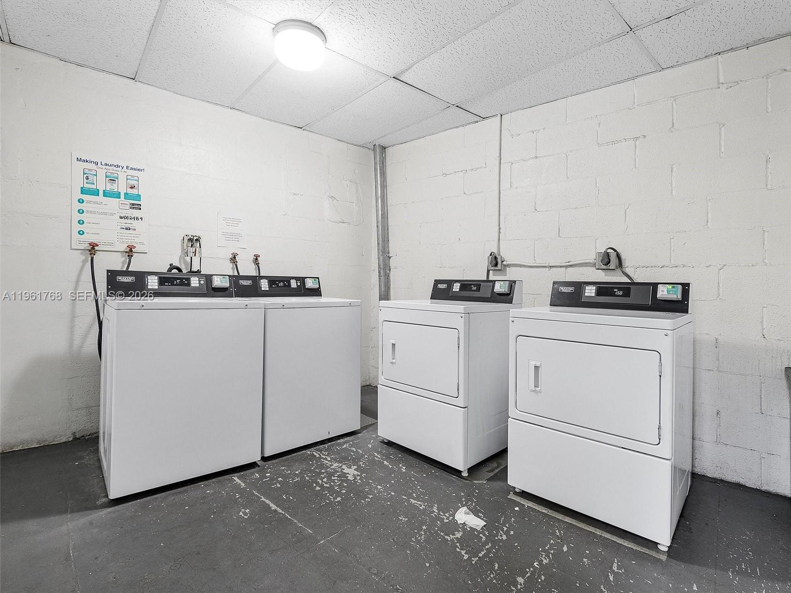 KING COLE CONDO - Residential