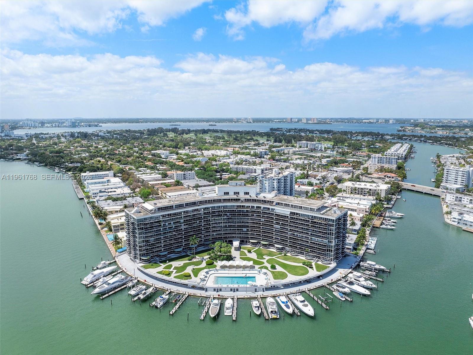 KING COLE CONDO - Residential