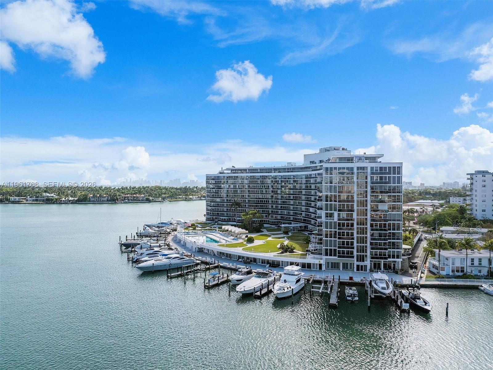 KING COLE CONDO - Residential