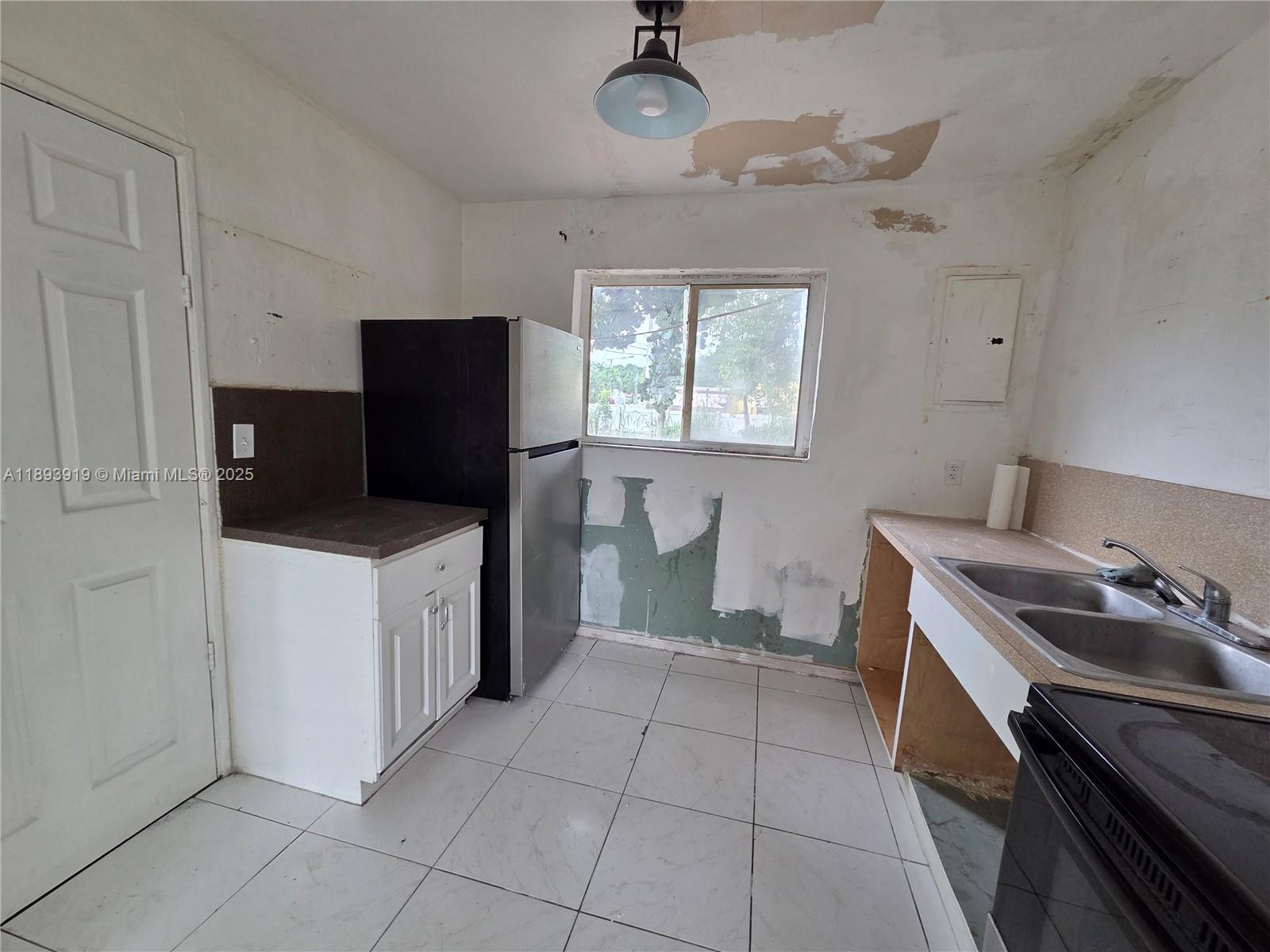 SUNNYSIDE ESTATES - Residential