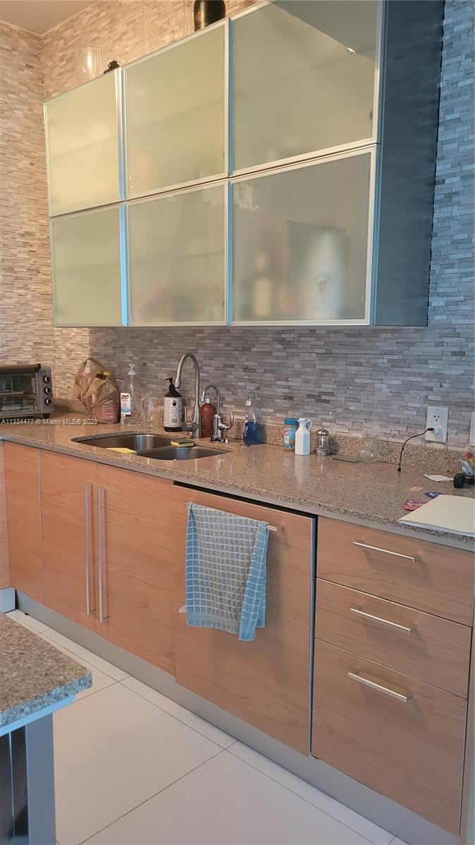 Photo 4 of 8 of 218 SE 14th St TS305 condo