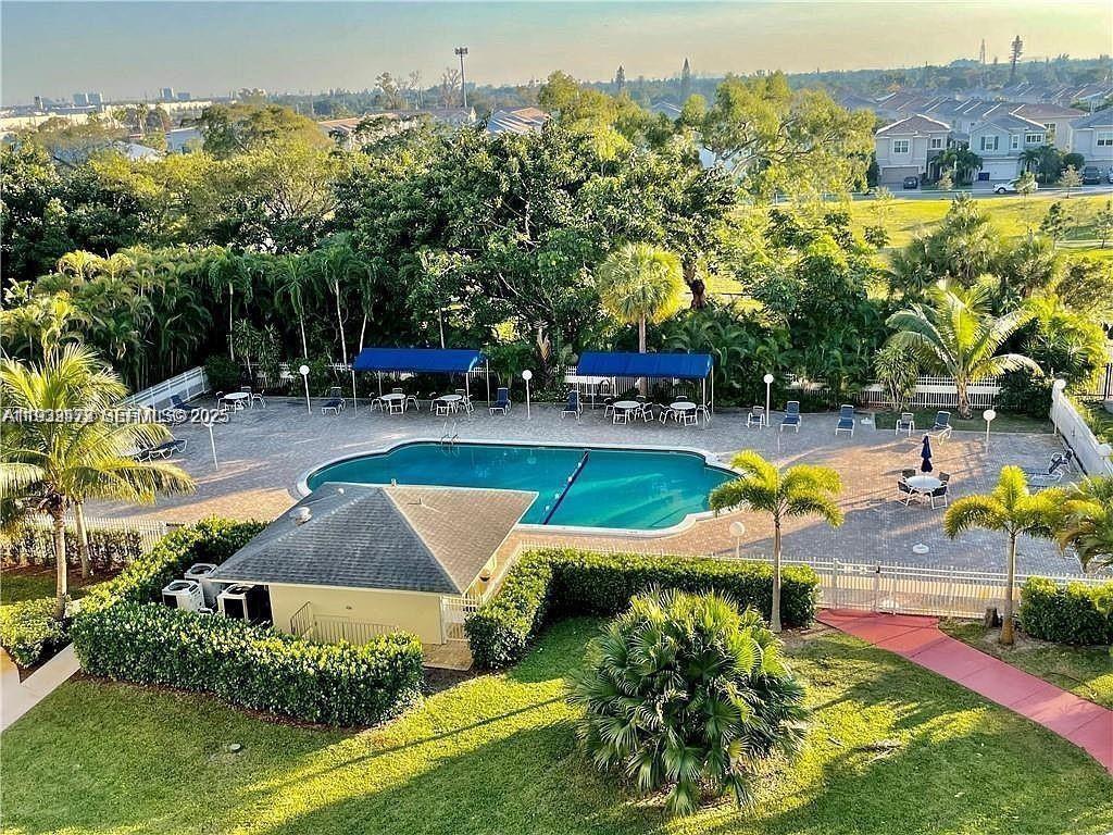 HILLCREST NO 21 CONDO - Residential