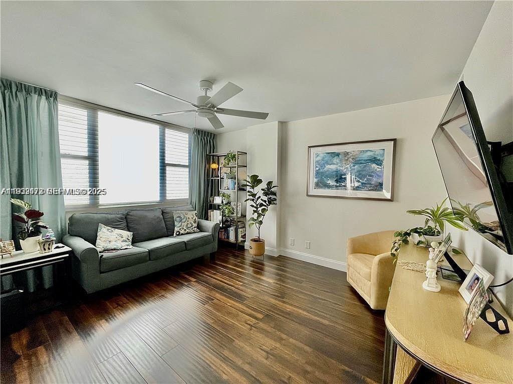 HILLCREST NO 21 CONDO - Residential