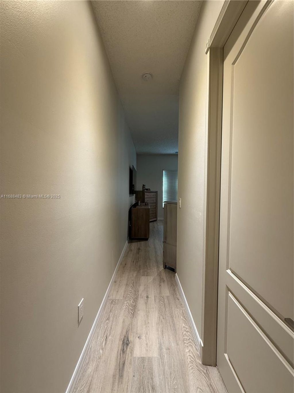 listing image 78