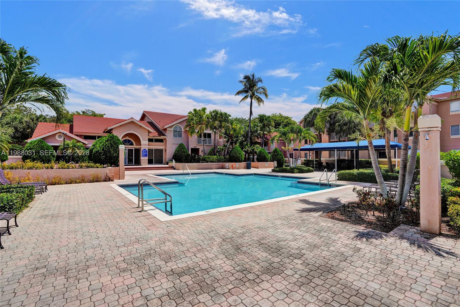 ROYAL PALM PLACE - Residential