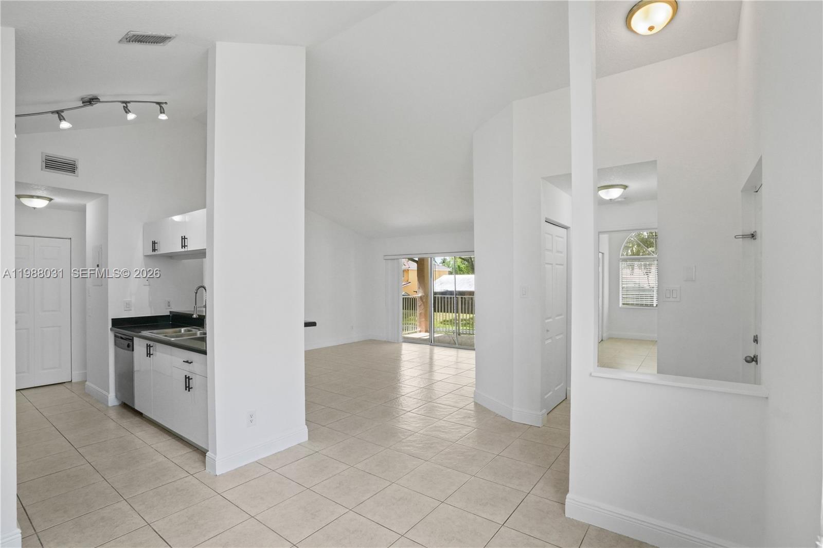 ROYAL PALM PLACE - Residential