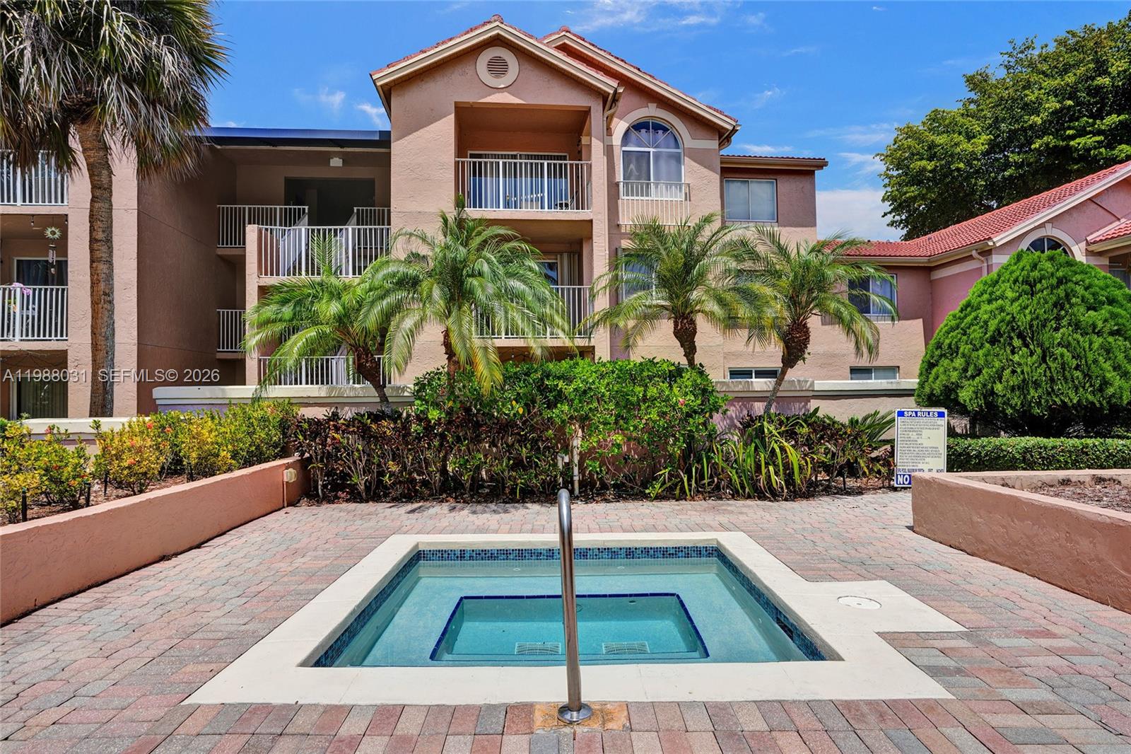 ROYAL PALM PLACE - Residential