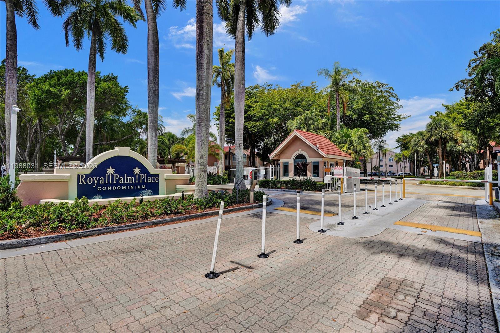 ROYAL PALM PLACE - Residential