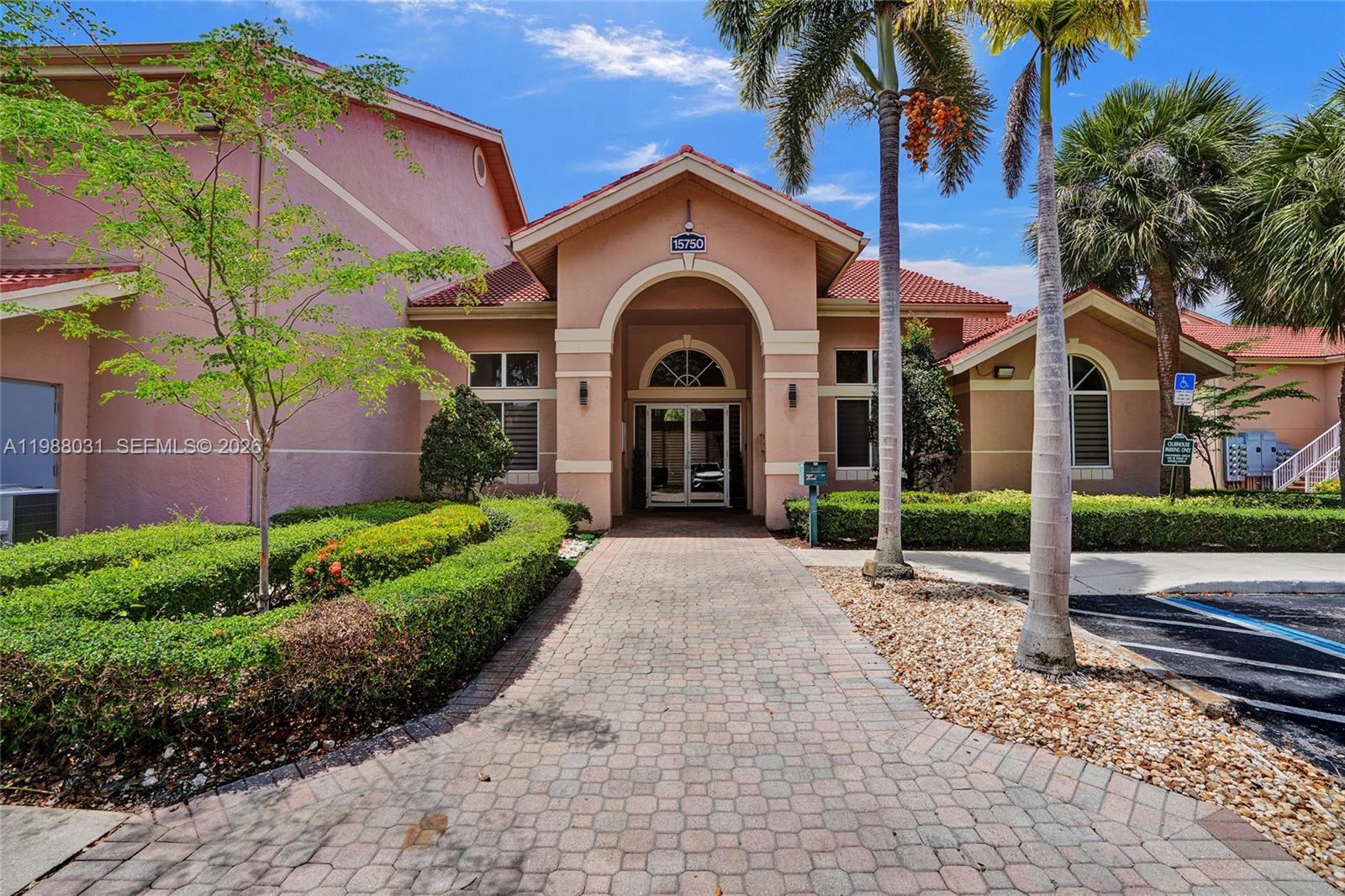 ROYAL PALM PLACE - Residential