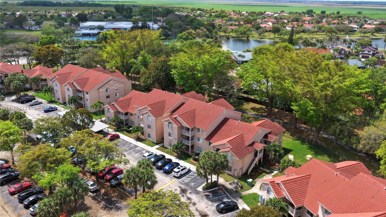 ROYAL PALM PLACE - Residential