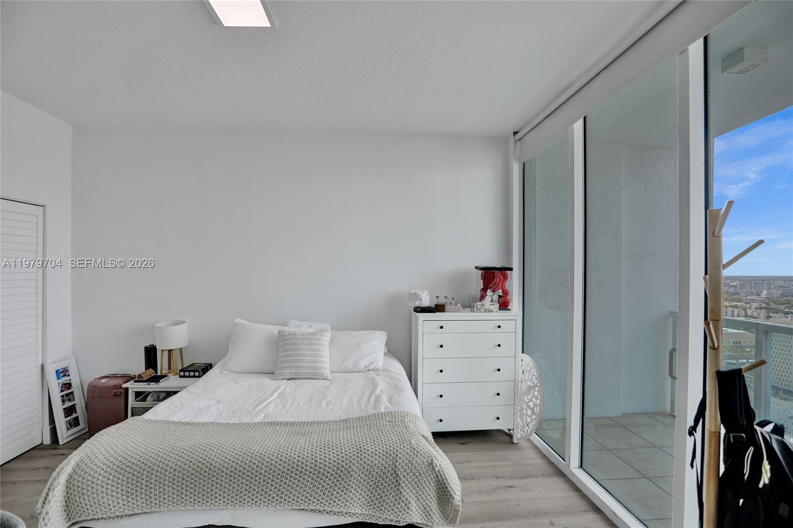 BRICKELL ON THE RIVER N T - Residential