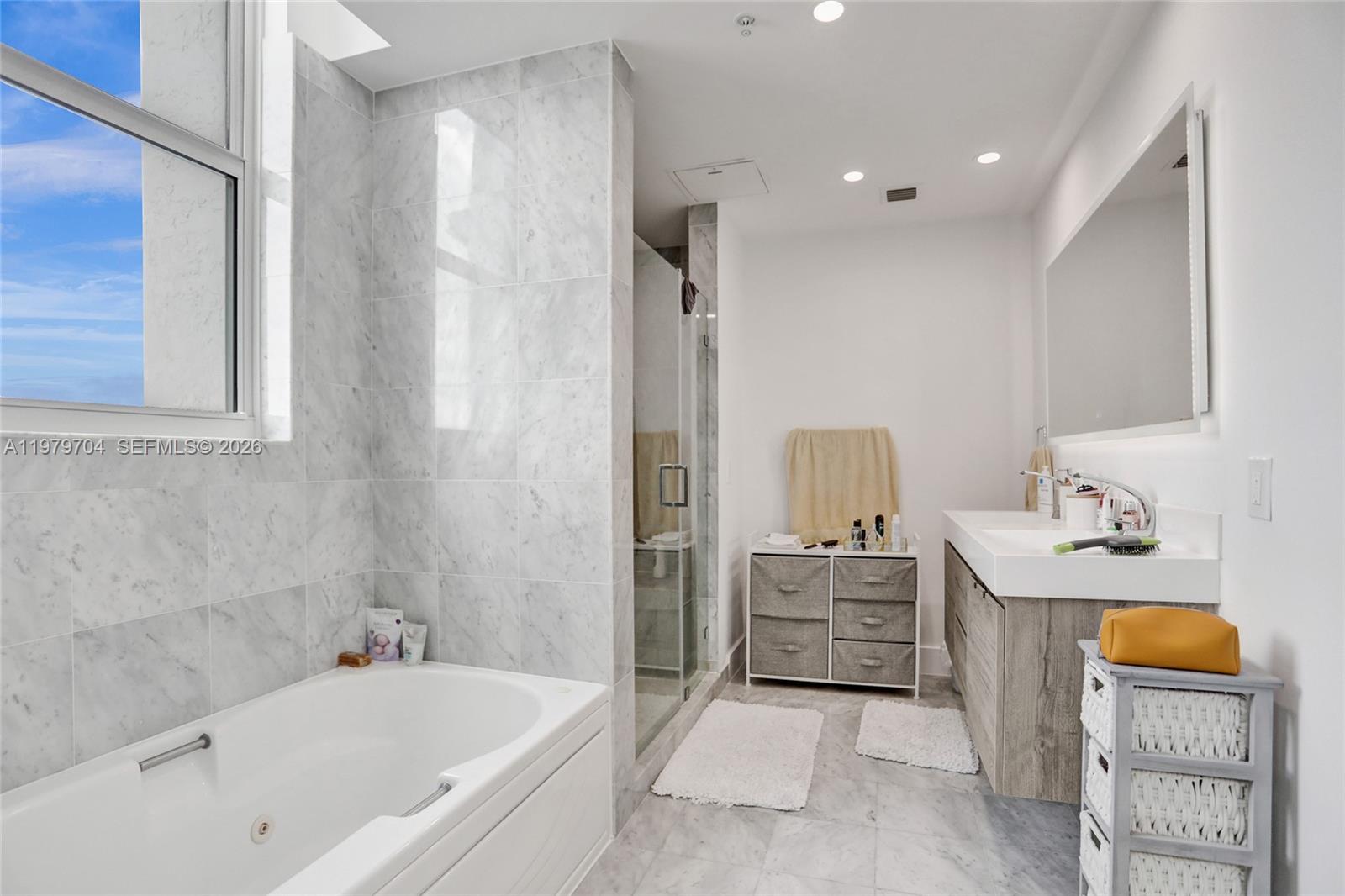 BRICKELL ON THE RIVER N T - Residential