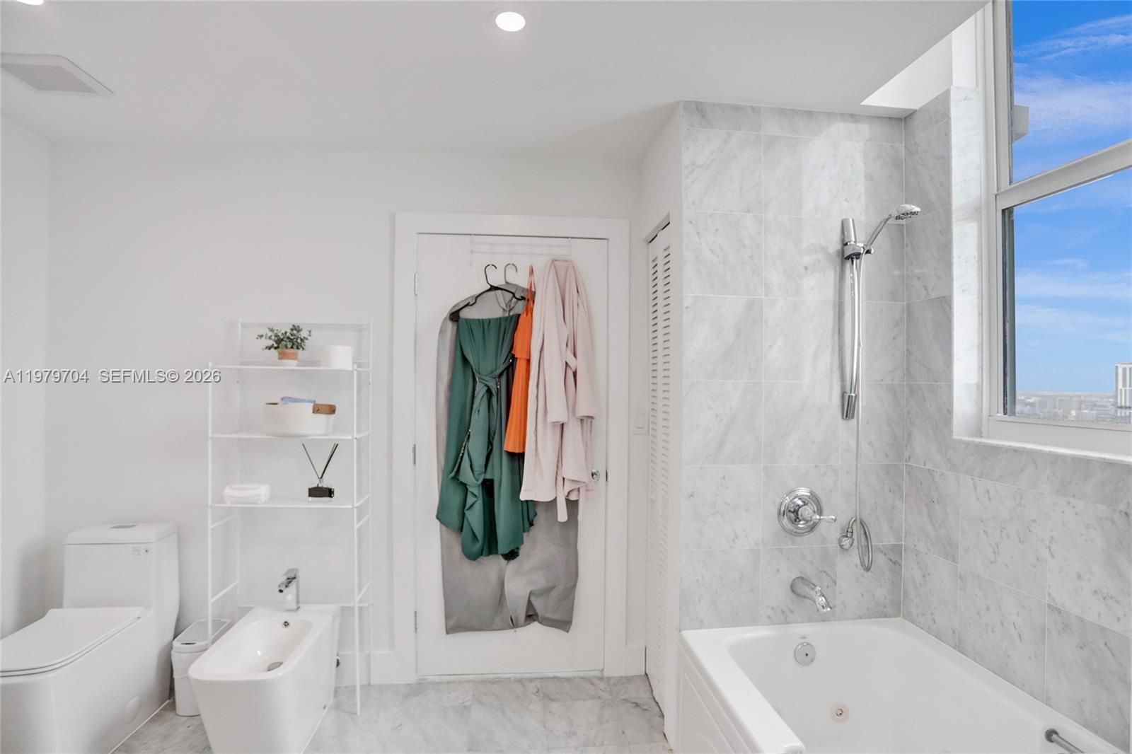 BRICKELL ON THE RIVER N T - Residential