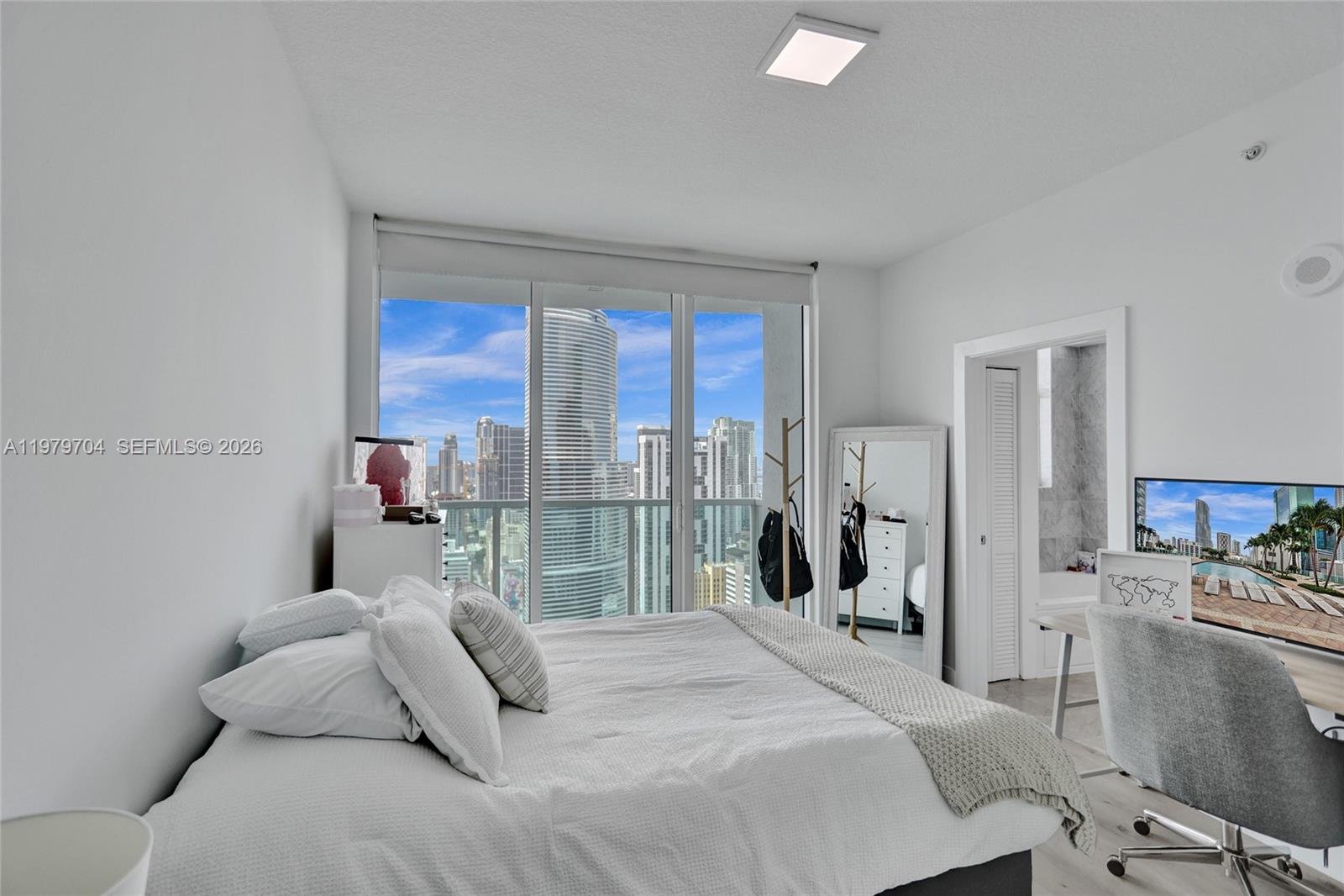 BRICKELL ON THE RIVER N T - Residential