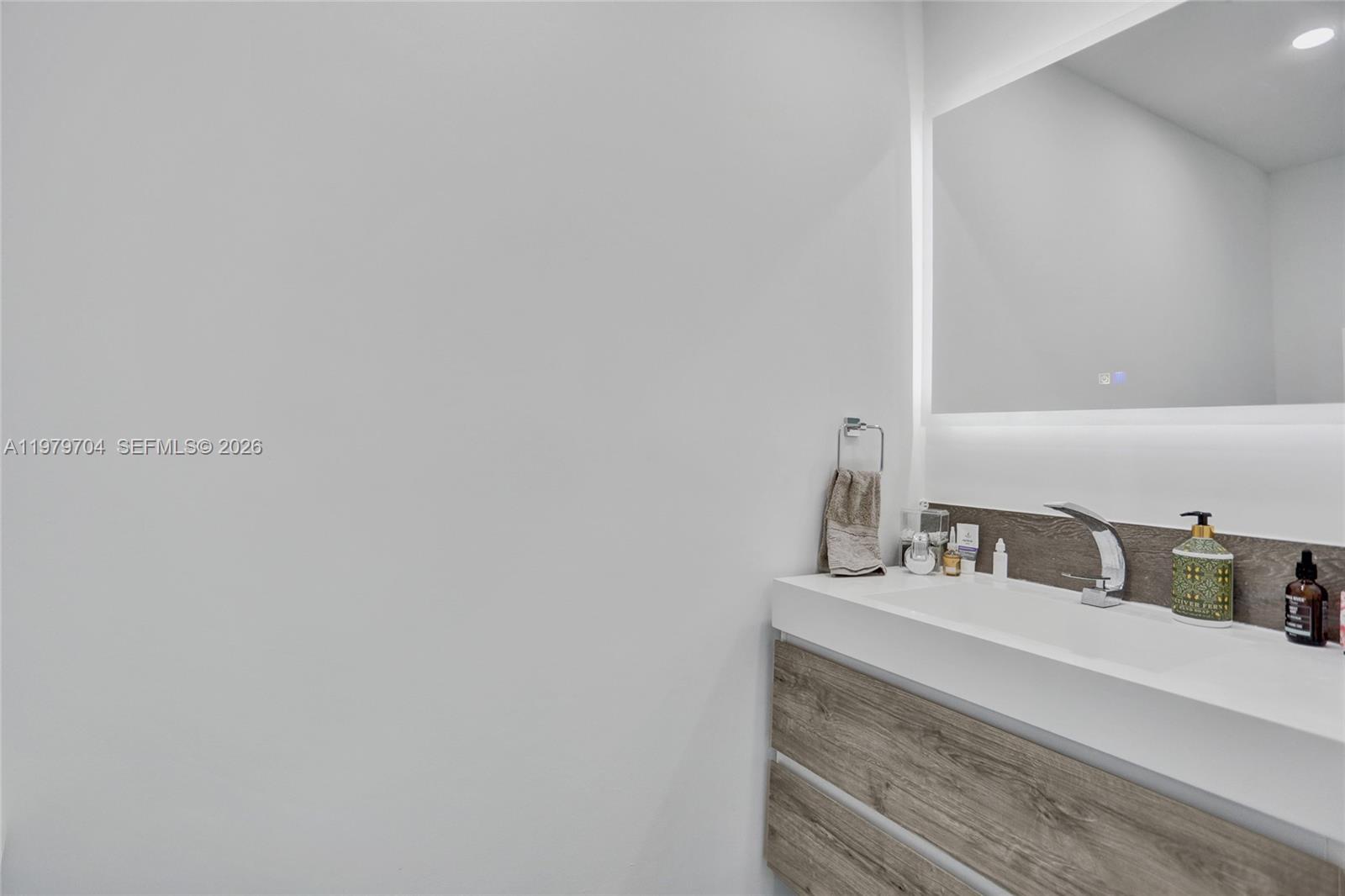 BRICKELL ON THE RIVER N T - Residential