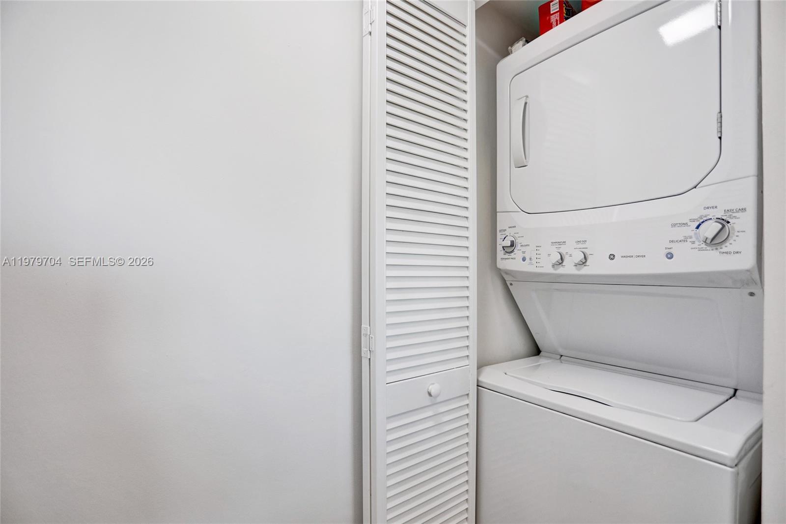 BRICKELL ON THE RIVER N T - Residential