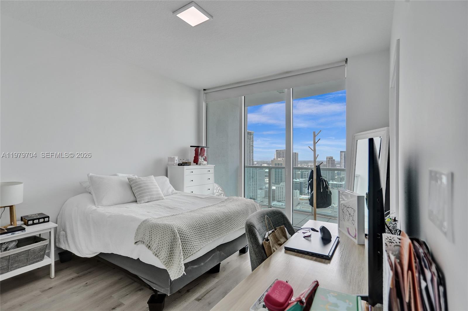 BRICKELL ON THE RIVER N T - Residential