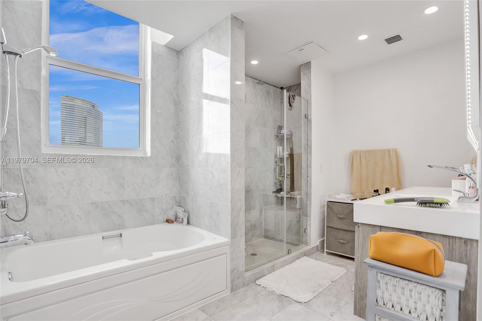 BRICKELL ON THE RIVER N T - Residential