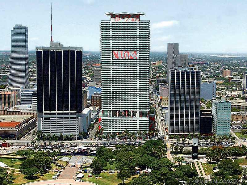 FIRM PRICE. Unfurnished studio with carpet floors at 50 Biscayne. High floor with western exposure offering city and sunset views. Great location across from Bayside Marketplace and walking distance to American Airlines Arena. Landlord requires first, last and security. No pets, one year leases only please. Owner will only consider full price offers accompanied by an escrow deposit letter.