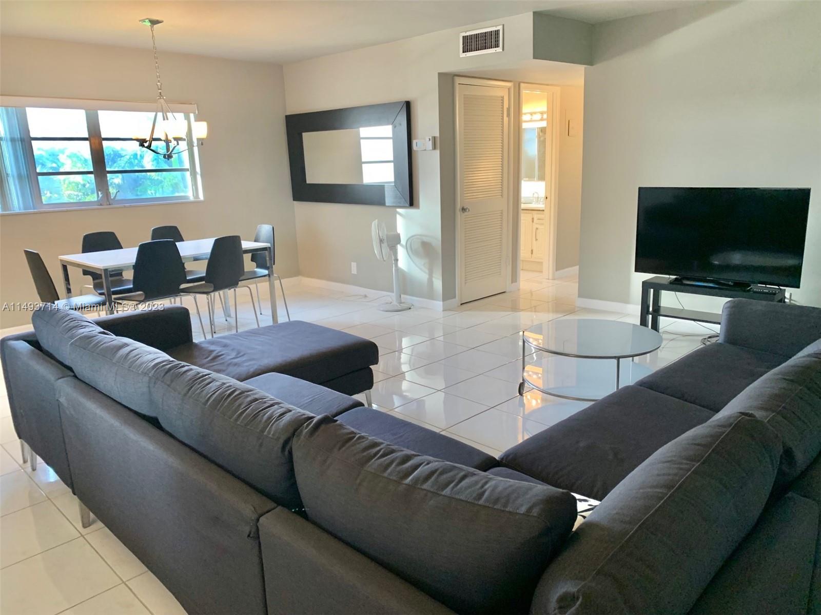 Property for Sale at 5300 Washington St W313, Hollywood, Broward County, Florida - Bedrooms: 2 
Bathrooms: 2  - $179,900