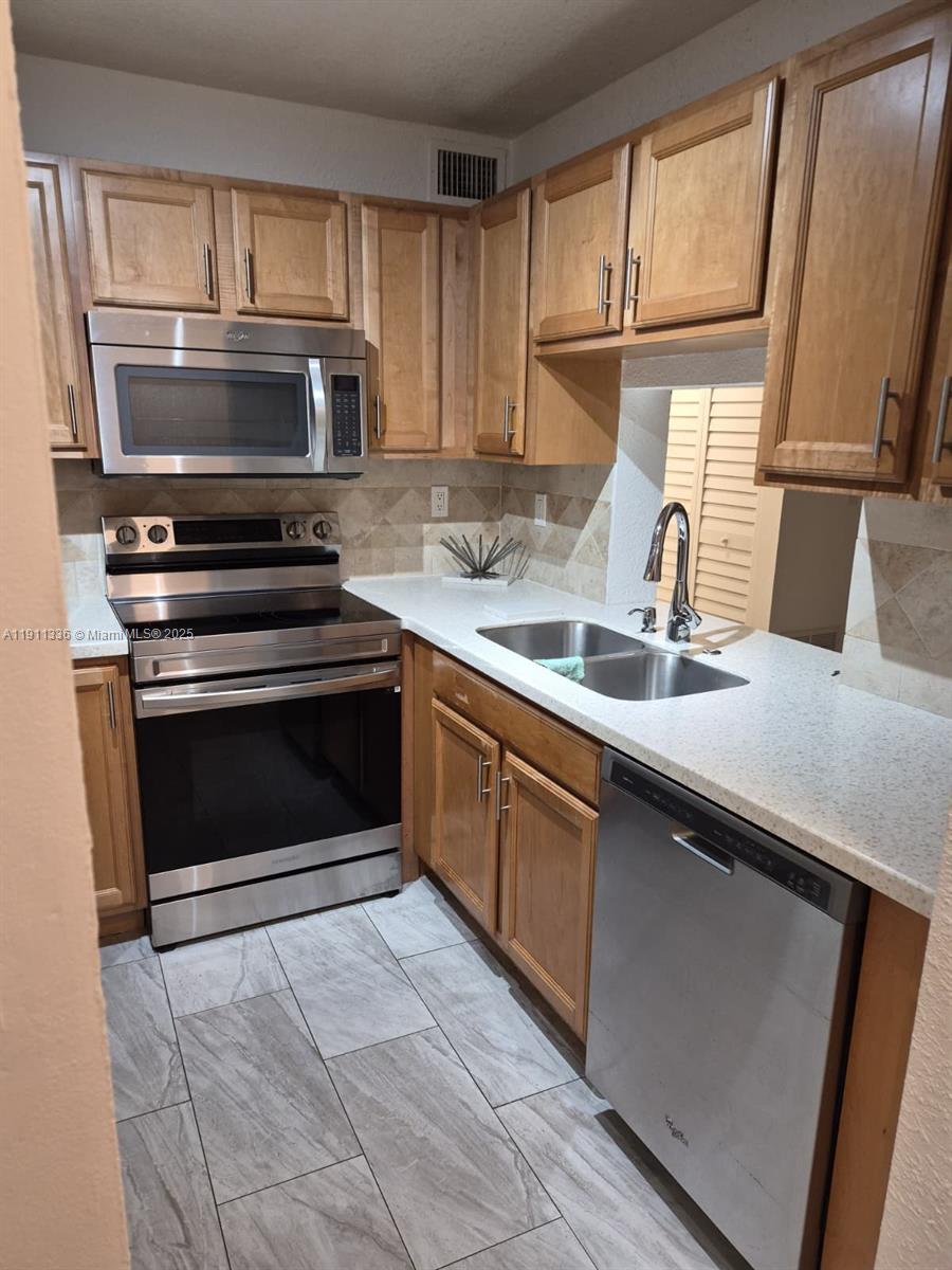 MALIBU CLUB CONDO - Residential Lease