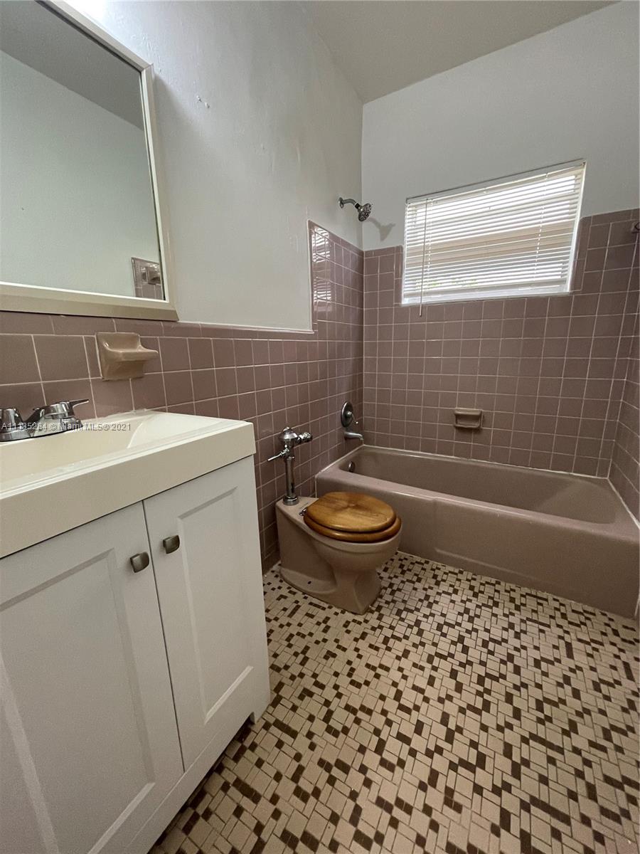 WATERWAY @ HOLLYWOOD BEAC - Residential Lease