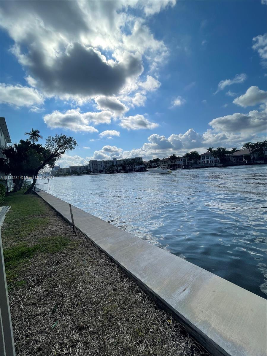 WATERWAY @ HOLLYWOOD BEAC - Residential Lease