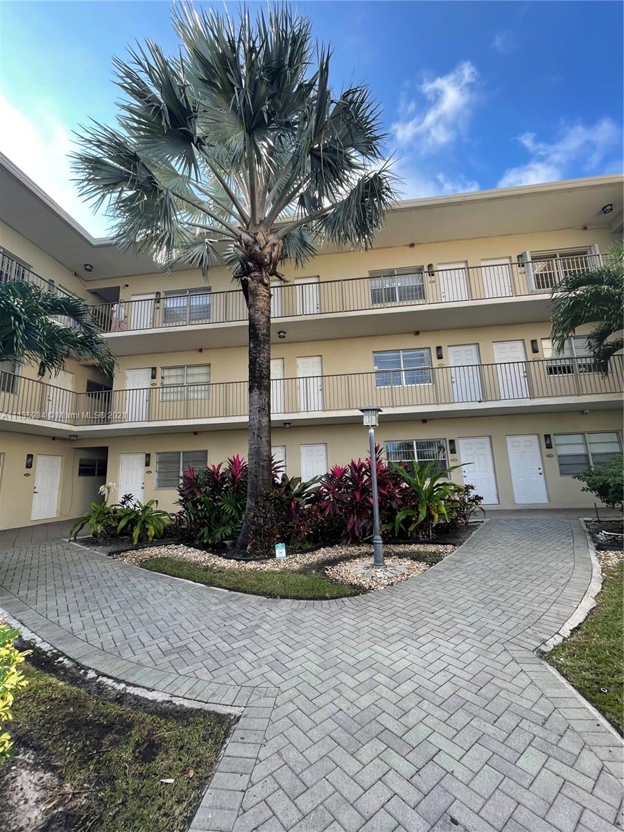 WATERWAY @ HOLLYWOOD BEAC - Residential Lease