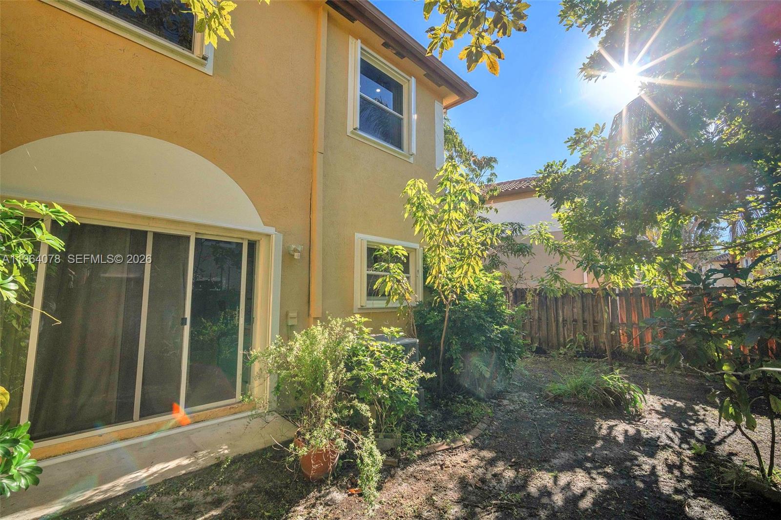 Escada - Residential