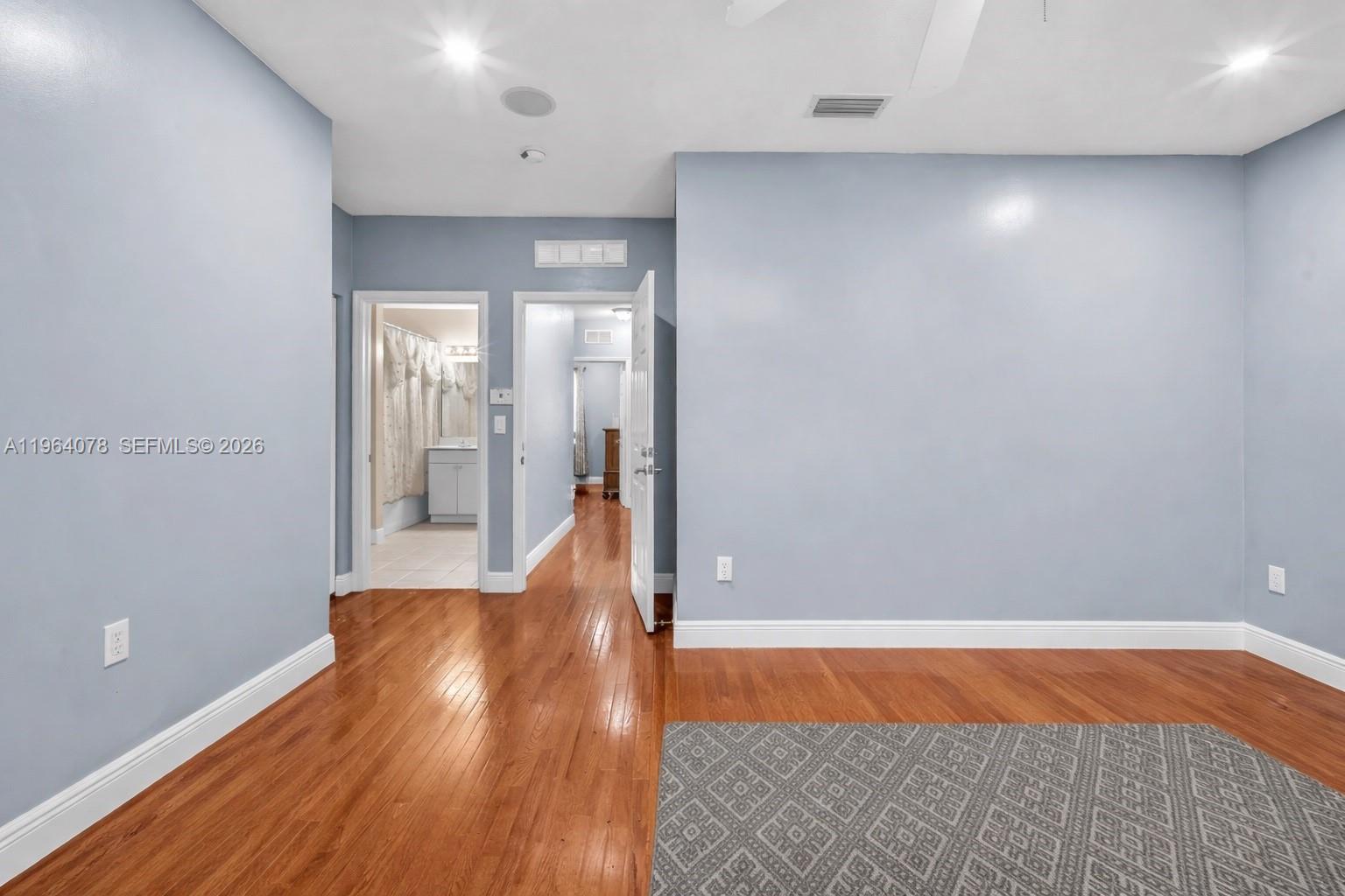 Escada - Residential
