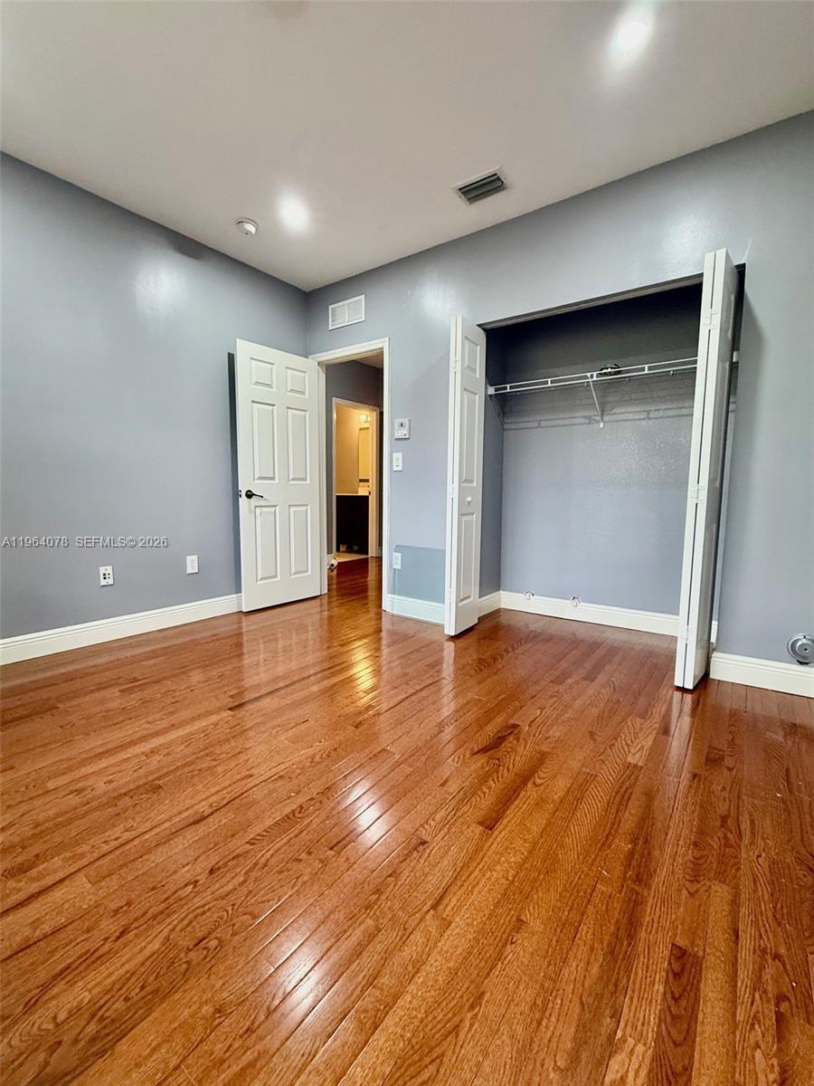 Escada - Residential