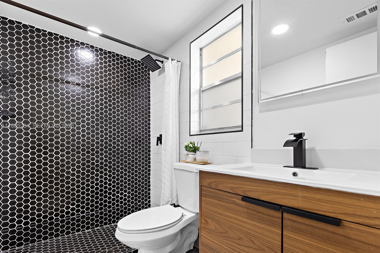 KINGS CREEK SO CONDO - Residential