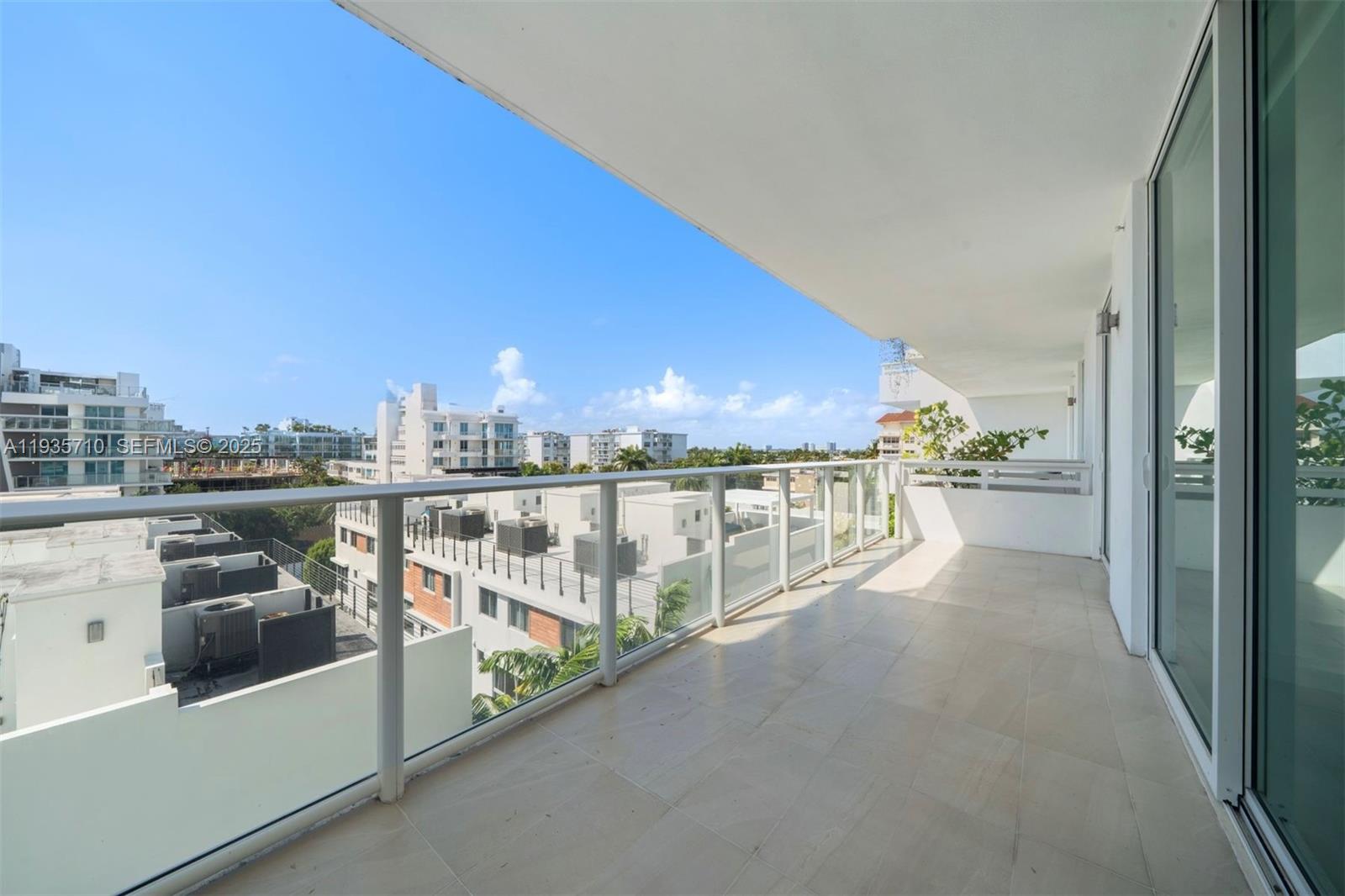 LE JARDIN HOUSE CONDO - Residential