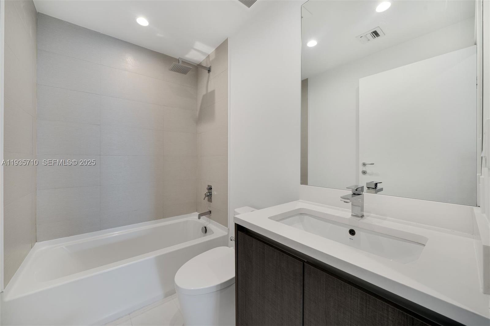 LE JARDIN HOUSE CONDO - Residential