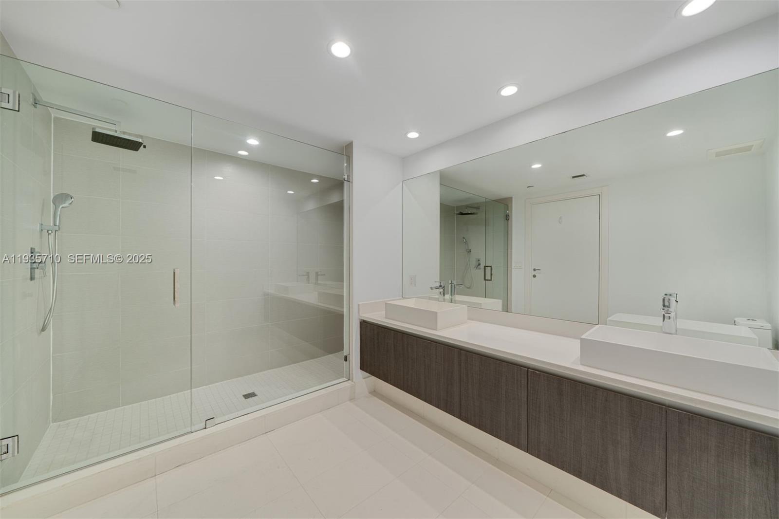 LE JARDIN HOUSE CONDO - Residential