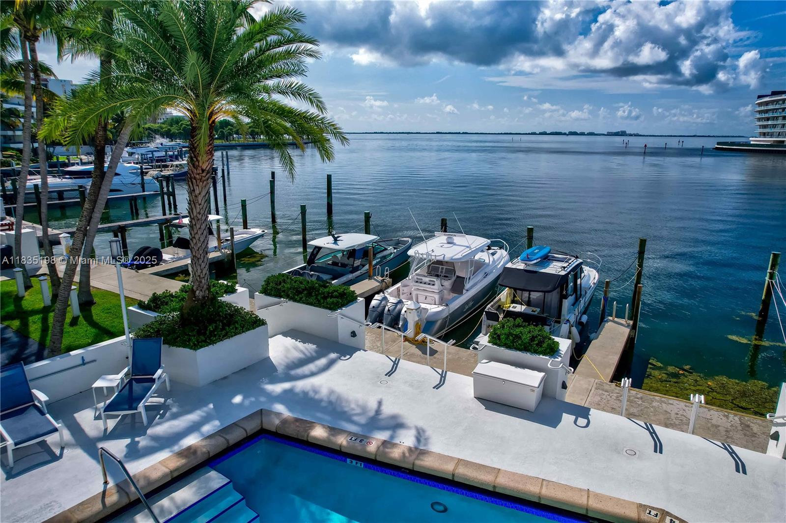 1600 S Bayshore Ln 3A, Coconut Grove, FL, 33133/$1,200,000 2 1600 S Bayshore Ln 3A