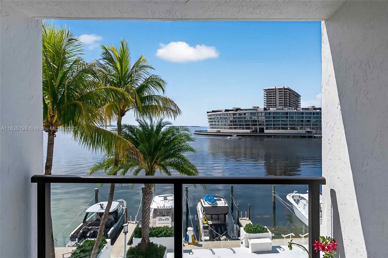 1600 S Bayshore Ln 3A