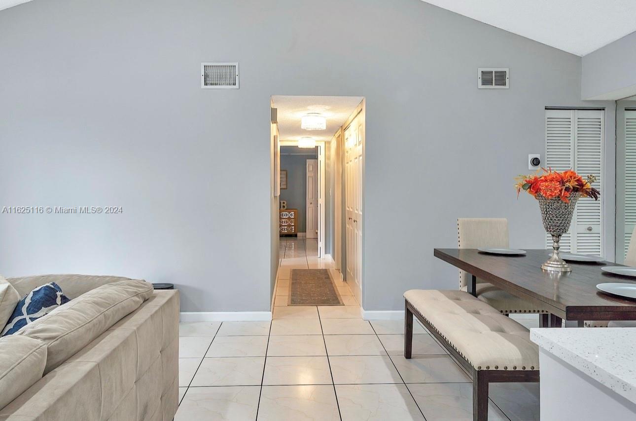 OAKLAND FOREST CLUB CONDO - Residential