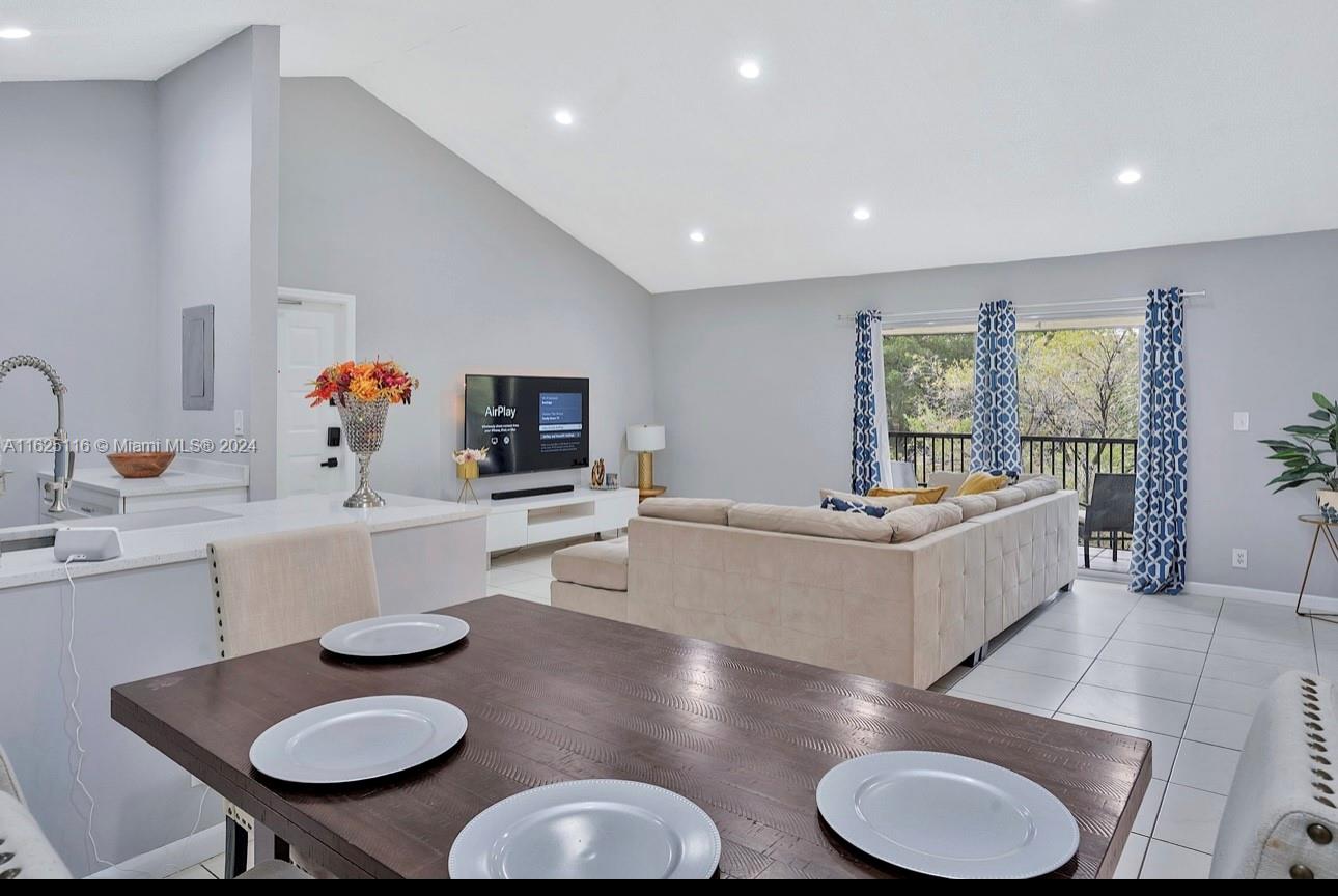 OAKLAND FOREST CLUB CONDO - Residential
