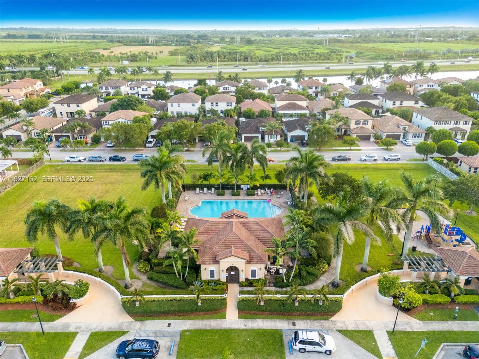 HEMINGWAY POINT - Residential
