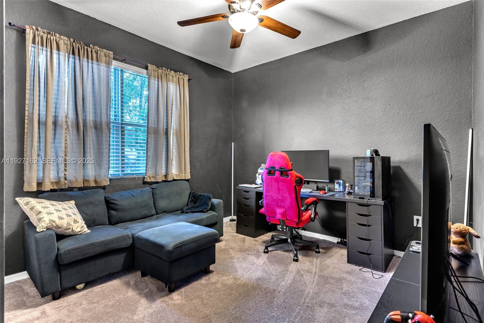 HEMINGWAY POINT - Residential