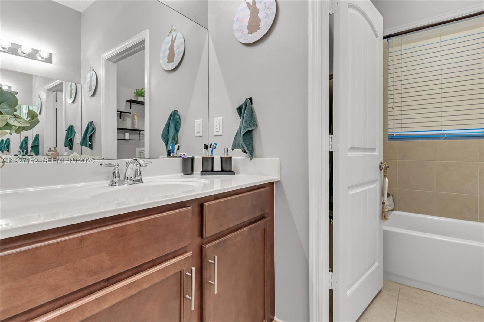 HEMINGWAY POINT - Residential