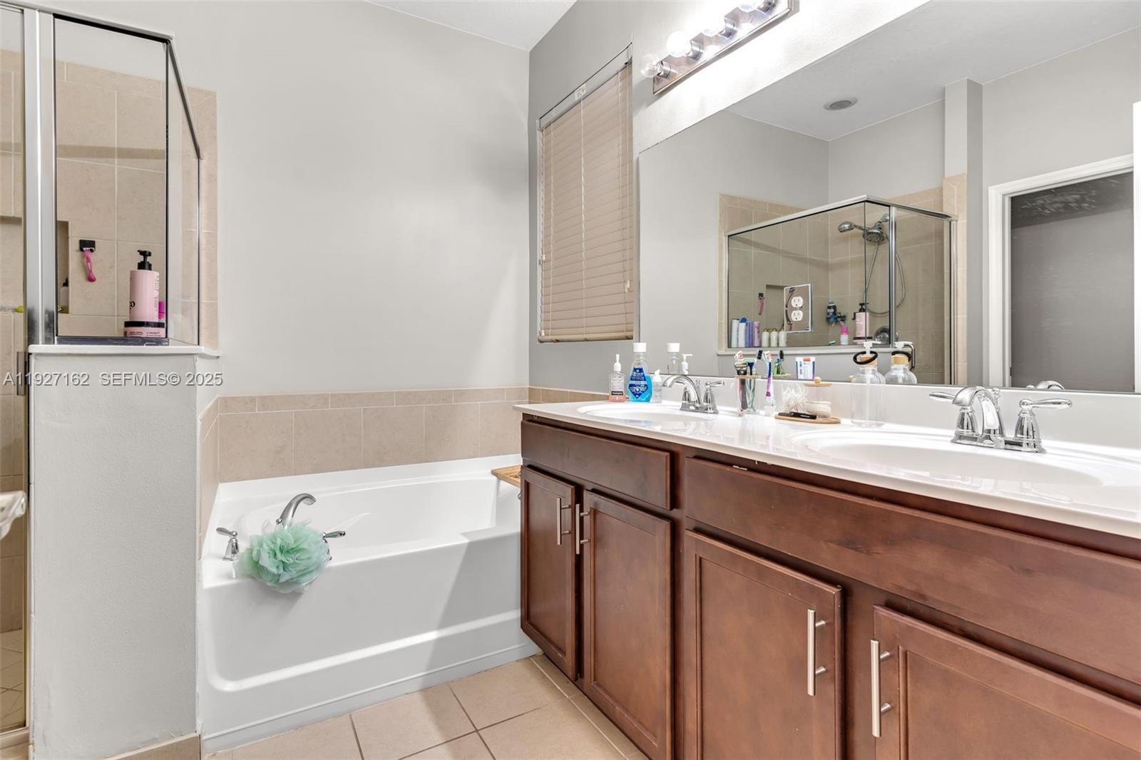 HEMINGWAY POINT - Residential